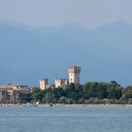 Appartamento Sirmio Shore By Bookinggardalake