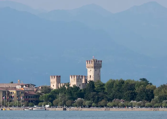 Appartamento Sirmio Shore By Bookinggardalake