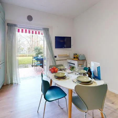 Sirmio Shore By Bookinggardalake *