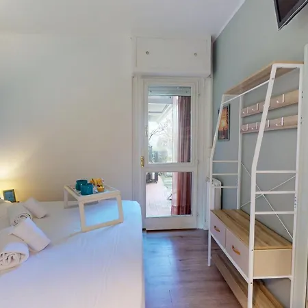 Sirmio Shore By Bookinggardalake Apartament