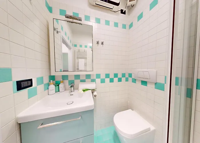 Sirmio Shore By Bookinggardalake Sirmione