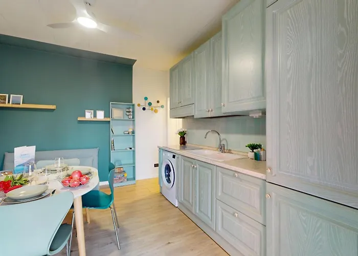 Sirmio Shore By Bookinggardalake