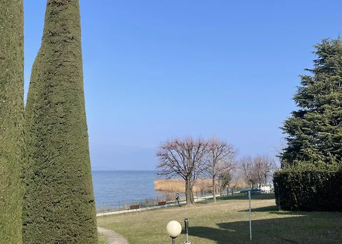 Sirmio Shore By Bookinggardalake Apartment Sirmione